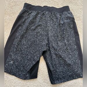 Lululemon T.H.E. Short Linerless 11" Inked Light Cast Black Sz L